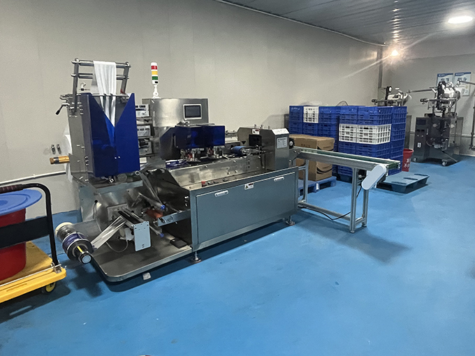 河北石家莊單片濕巾機客戶現場